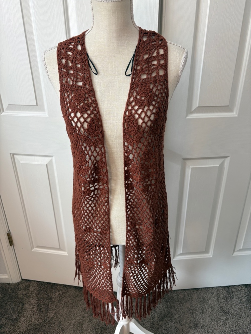 NWOT Beautiful Wrangler Brand Crochet Fringe Open Front Vest in Rich Brown M - Picture 5 of 17